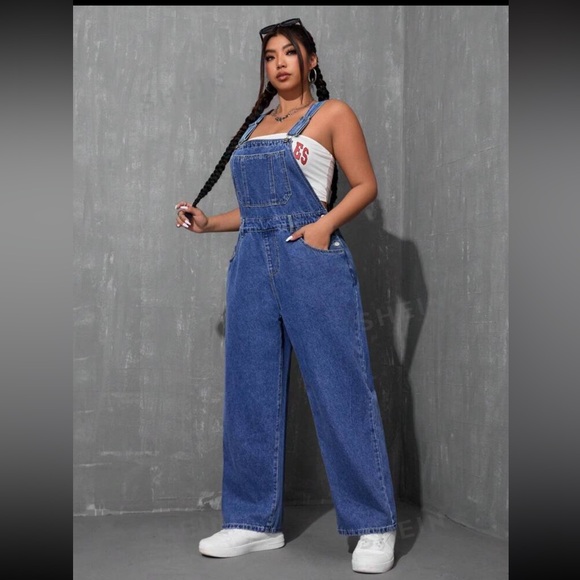 SHEIN EZwear Plus Size Women's Pocketed Wide Leg Loose Bib Overall Jumpsuit - Picture 3 of 5